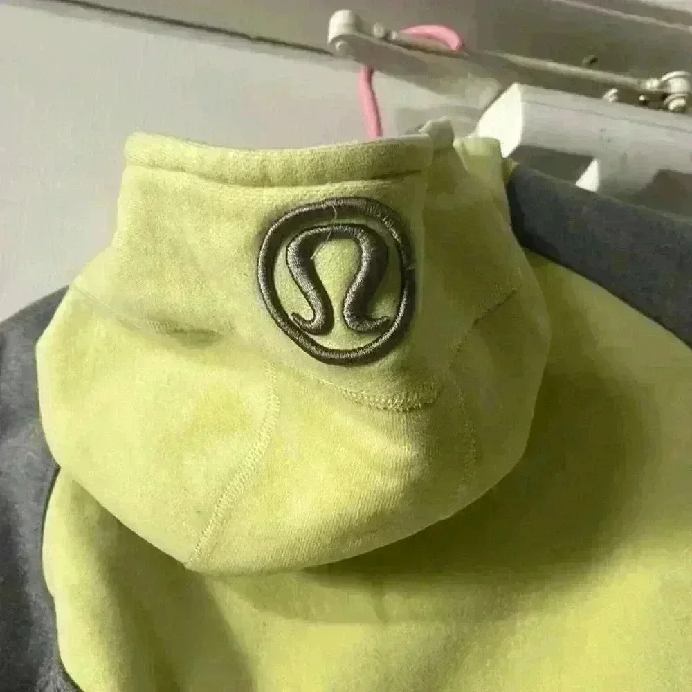 Lululemon woman sweater